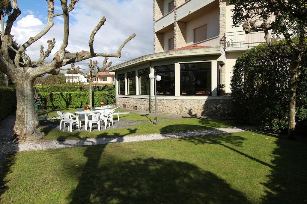 Hotel Montecarlo Lido di Camaiore Dış mekan fotoğraf