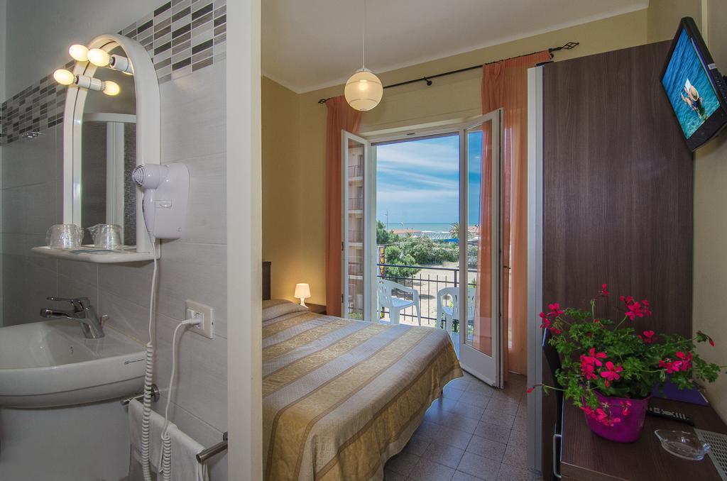 Hotel Montecarlo Lido di Camaiore Dış mekan fotoğraf