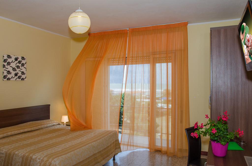Hotel Montecarlo Lido di Camaiore Dış mekan fotoğraf