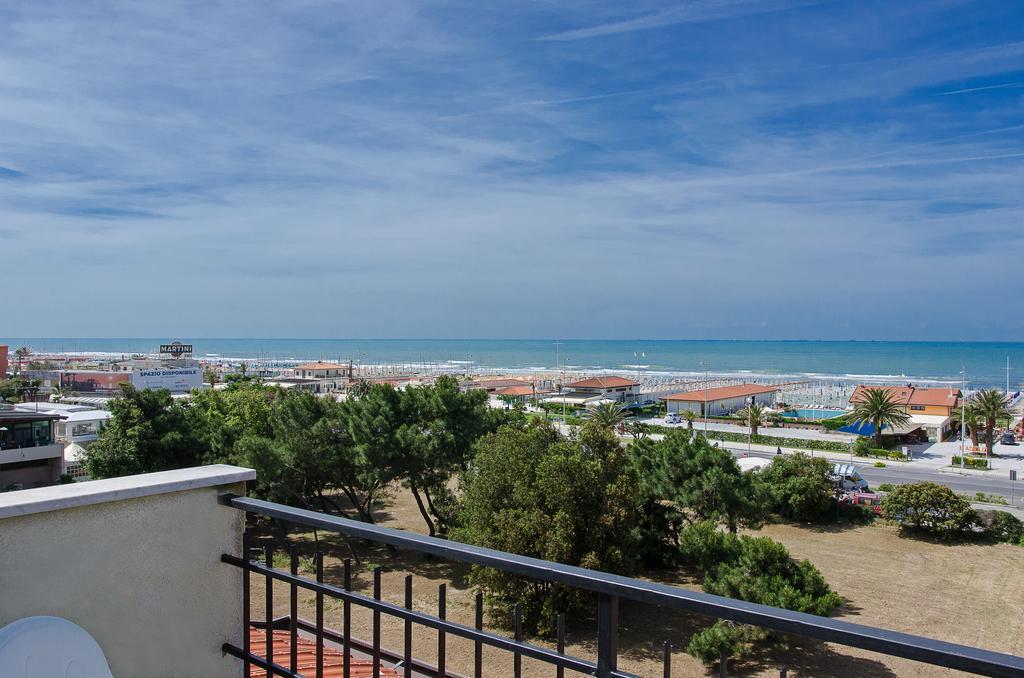 Hotel Montecarlo Lido di Camaiore Dış mekan fotoğraf